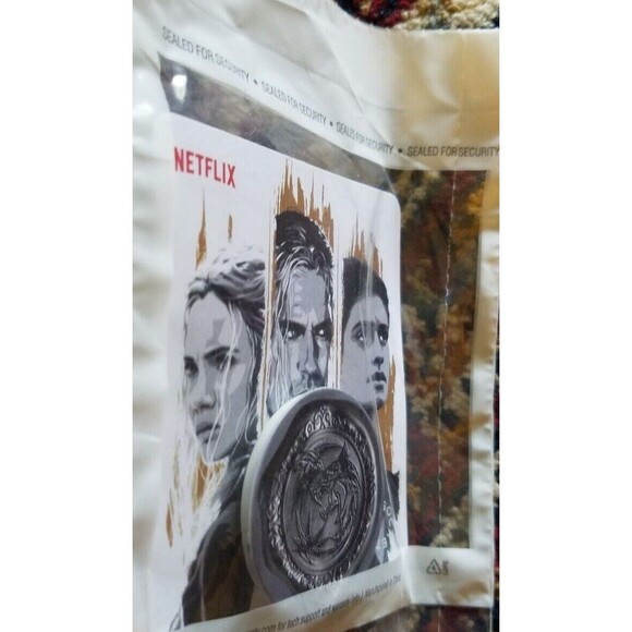 RARE Exclusive Netflix The Witcher PopGrip Henry Cavill - Picture 2 of 3